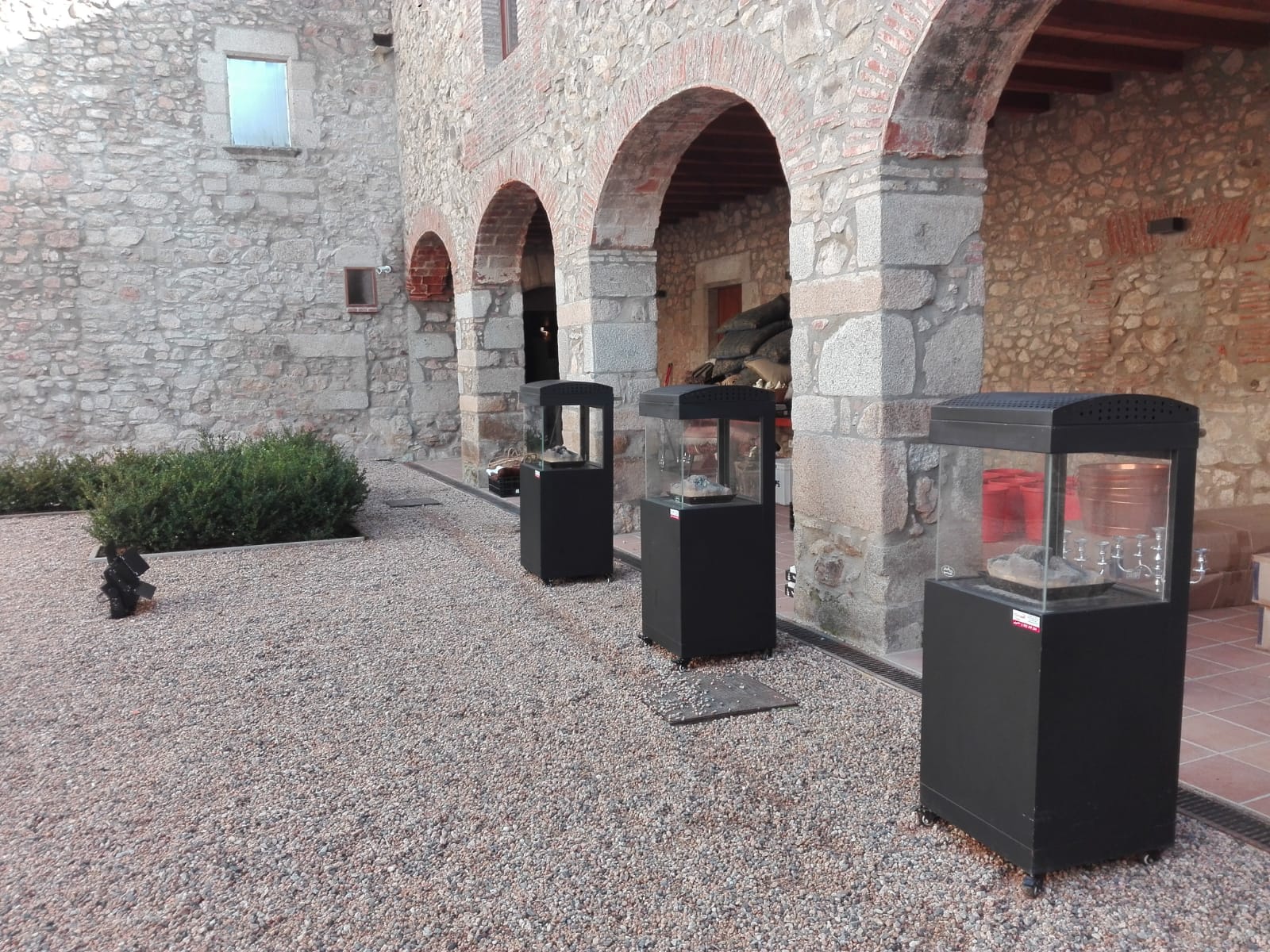 Espacio exterior climatizado con equipos de alquiler de Climasol